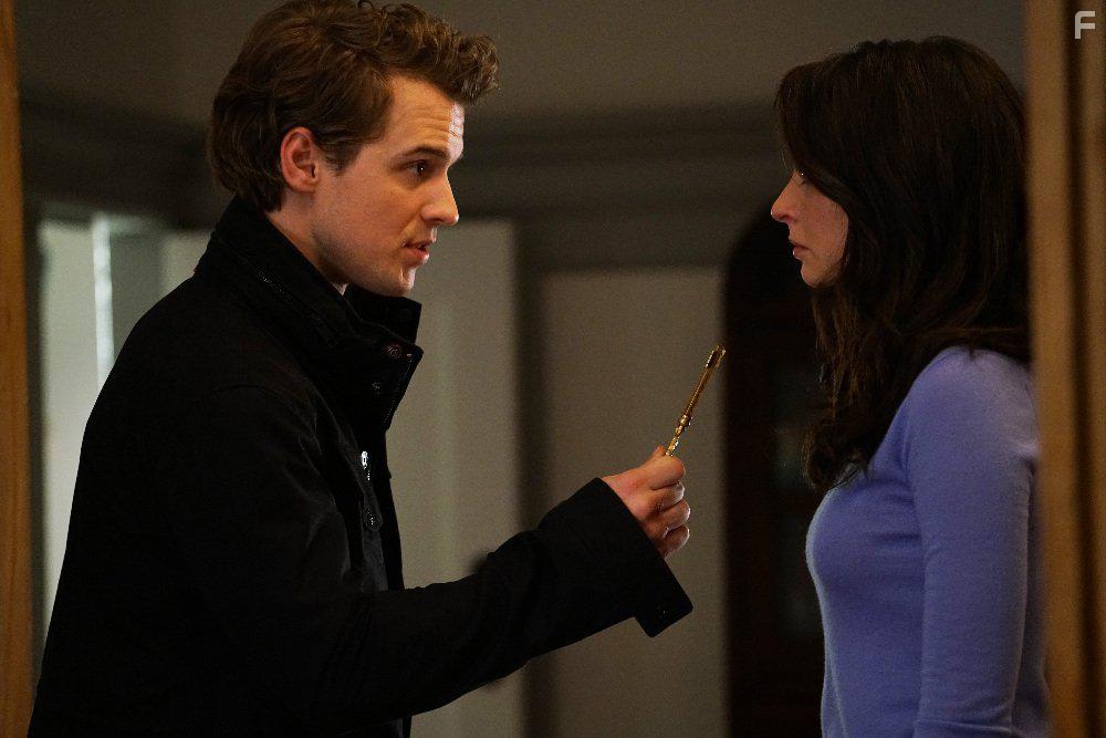 Genesis Rodriguez and Freddie Stroma in Time After Time (2017)