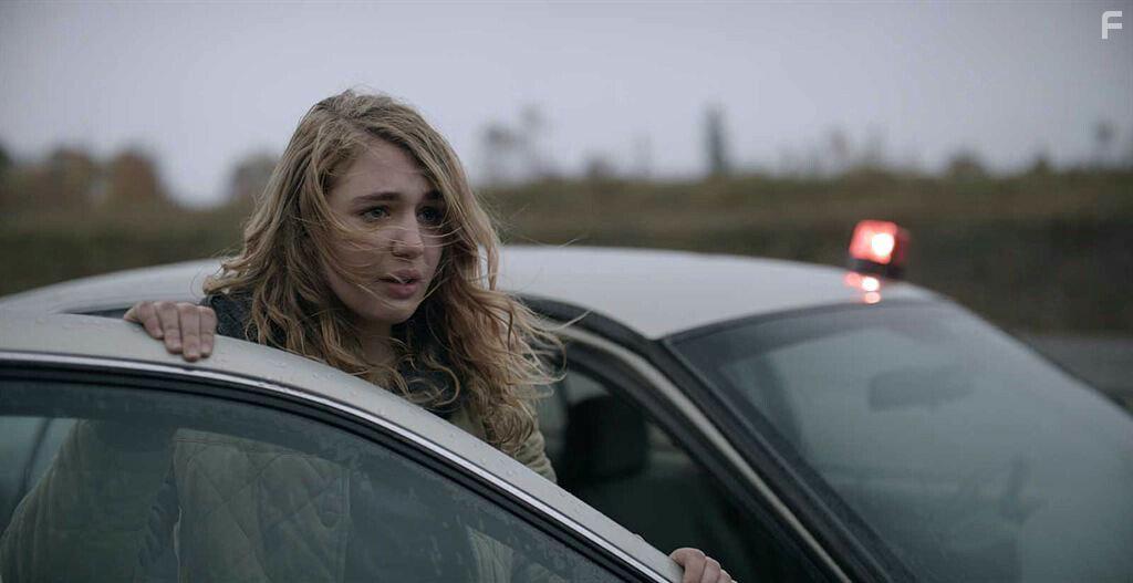 Sophie Nlisse in Mean Dreams (2016)