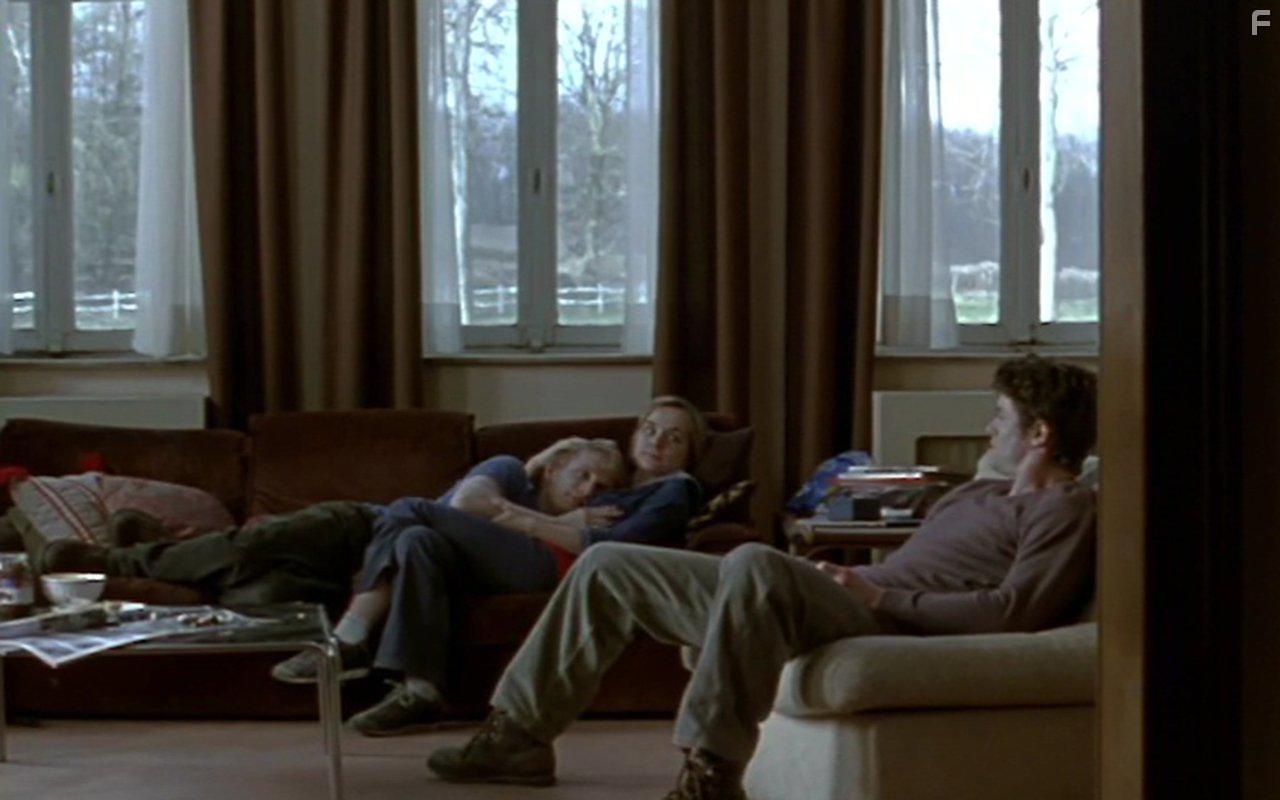 Raphalle Lubansu, Jrmie Renier, and Yannick Renier in Nue proprit (2006)