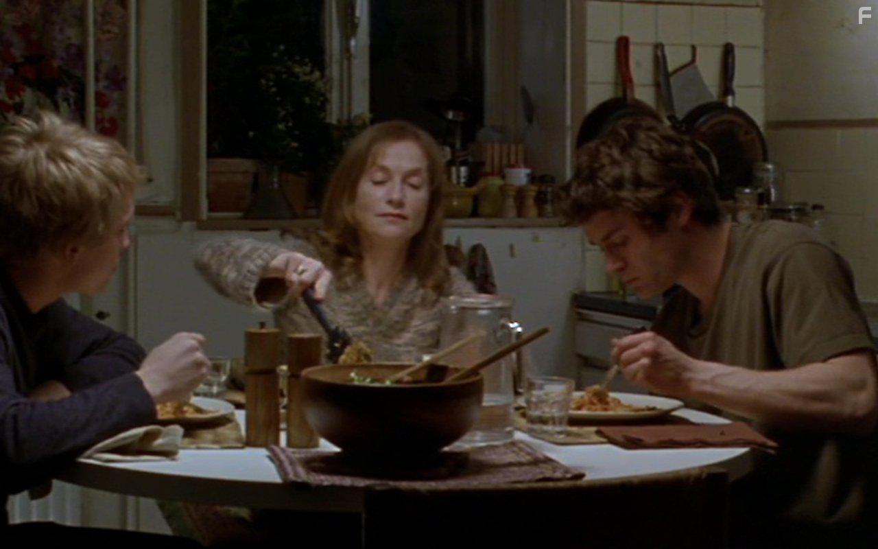 Isabelle Huppert, Jrmie Renier, and Yannick Renier in Nue proprit (2006)