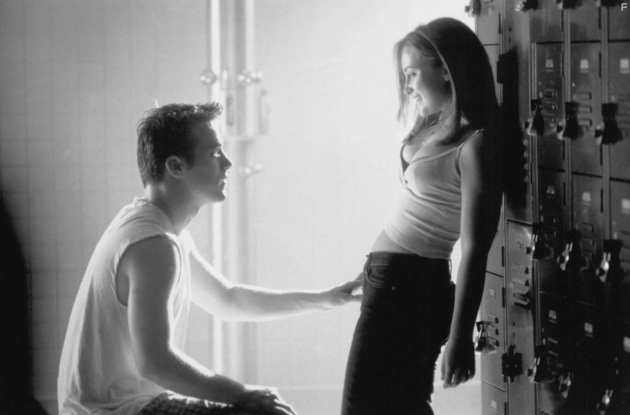 James DeBello and Monica Keena in Преступление + наказание (2000)