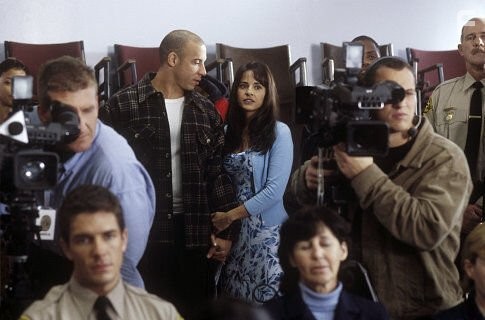Vin Diesel and Jacqueline Obradors in Одиночка (2003)