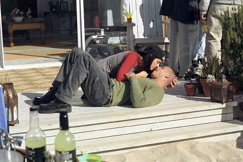 Vin Diesel and Jacqueline Obradors in Одиночка (2003)