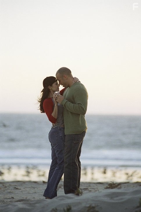 Vin Diesel and Jacqueline Obradors in Одиночка (2003)