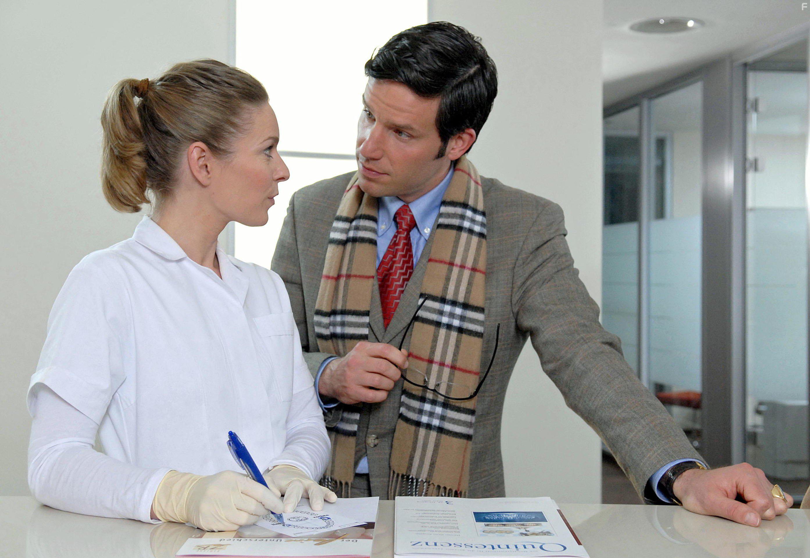 Tim Bergmann and Lisa Martinek in Die Zrcher Verlobung - Drehbuch zur Liebe (2007)