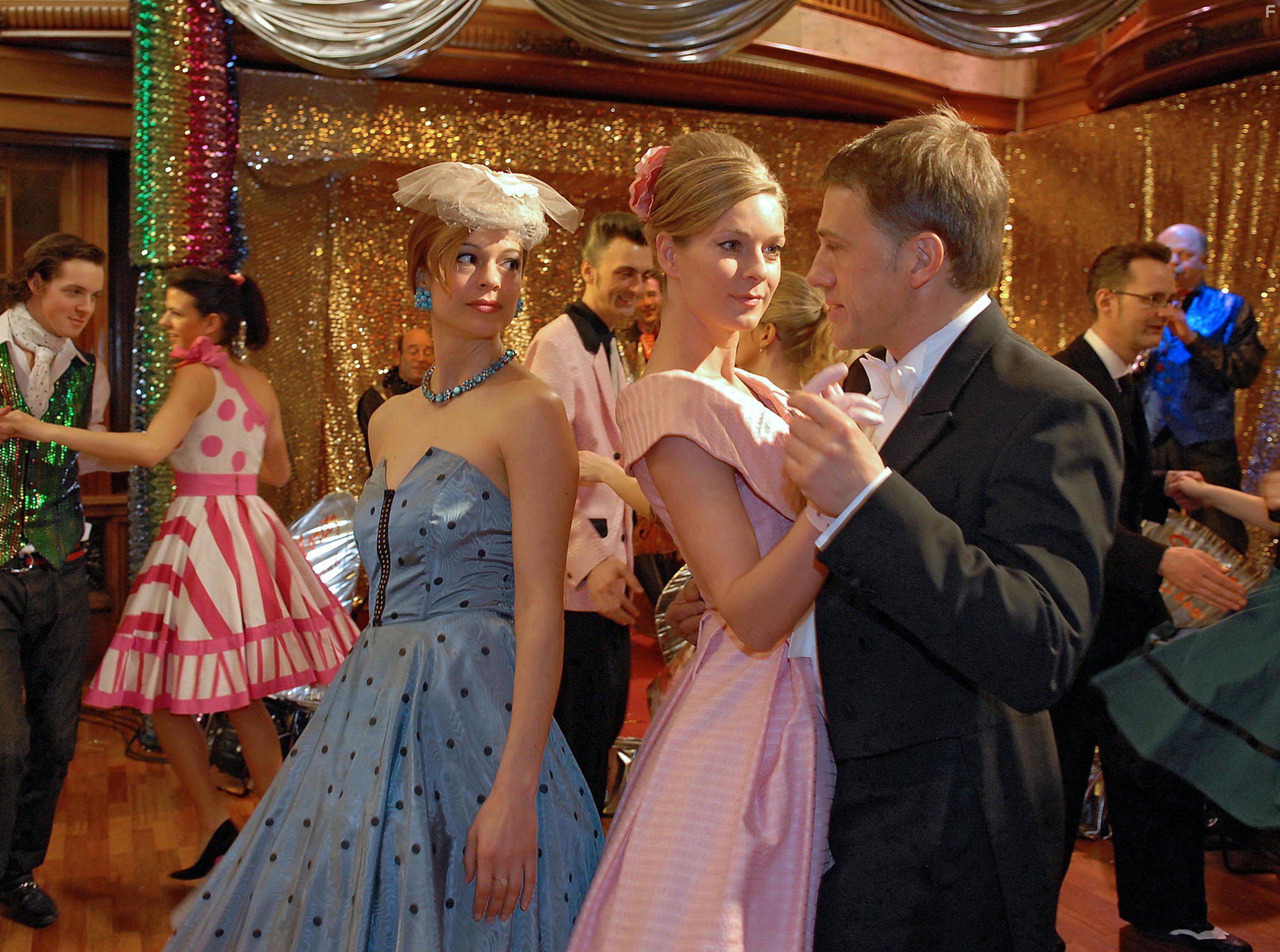 Suzan Anbeh, Lisa Martinek, and Christoph Waltz in Die Zrcher Verlobung - Drehbuch zur Liebe (2007)