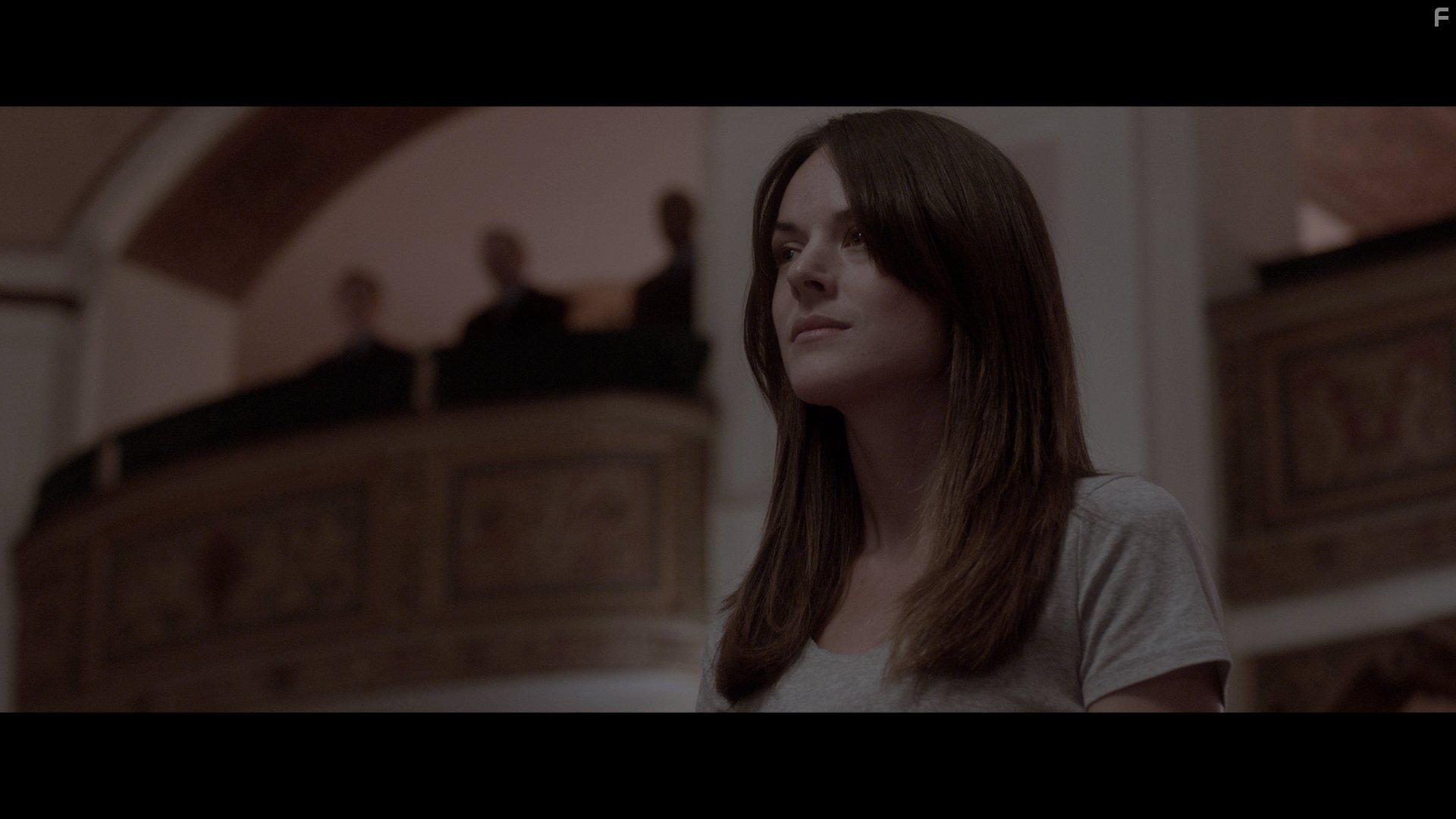 Sarah Butler in Moontrap: Target Earth (2017)