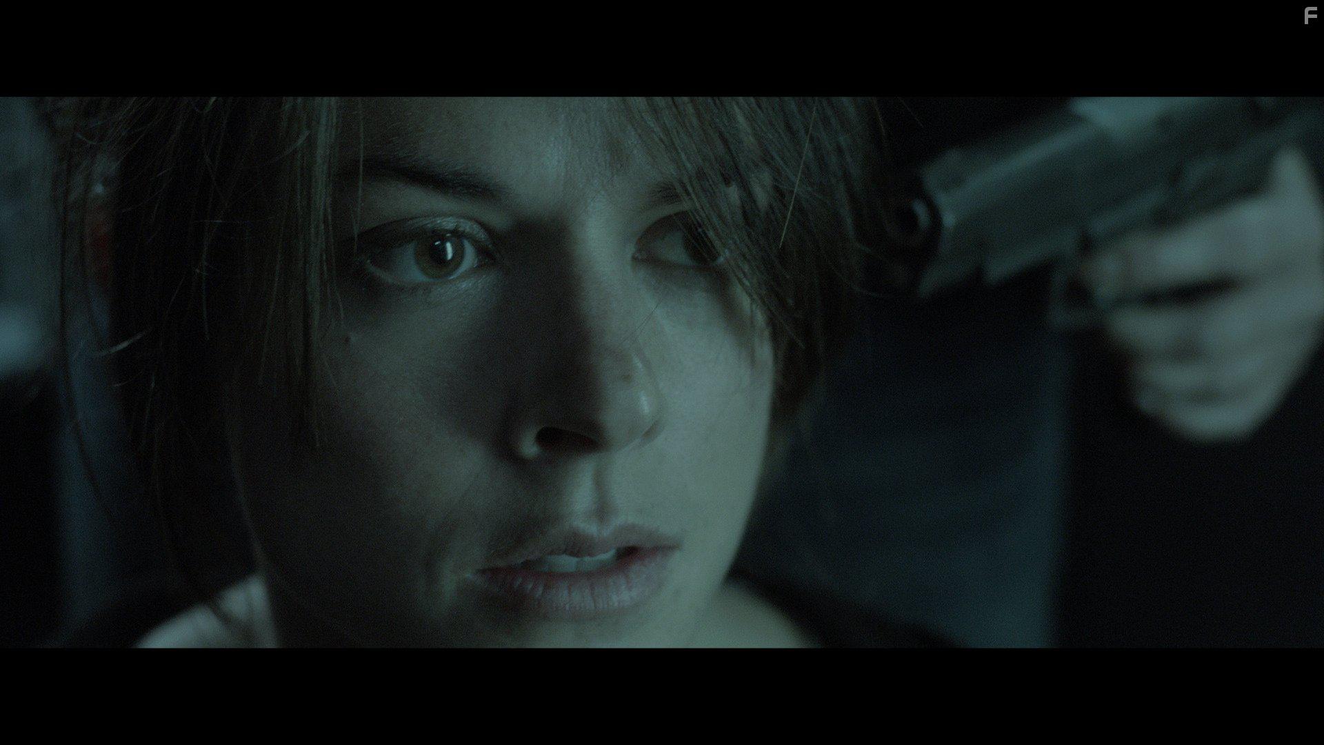 Sarah Butler in Moontrap: Target Earth (2017)