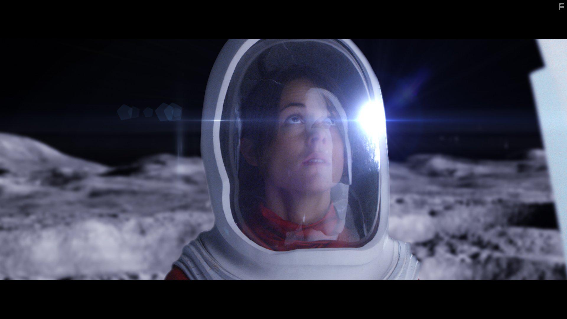 Sarah Butler in Moontrap: Target Earth (2017)