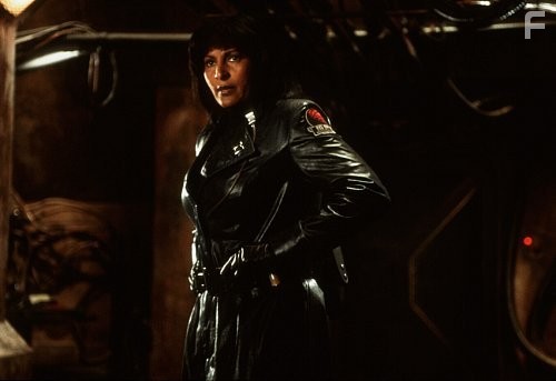 Pam Grier in Призраки Марса (2001)