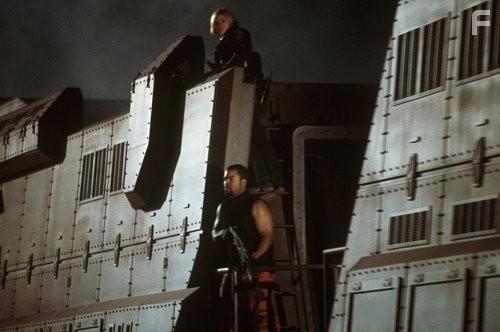 Ice Cube and Clea DuVall in Призраки Марса (2001)