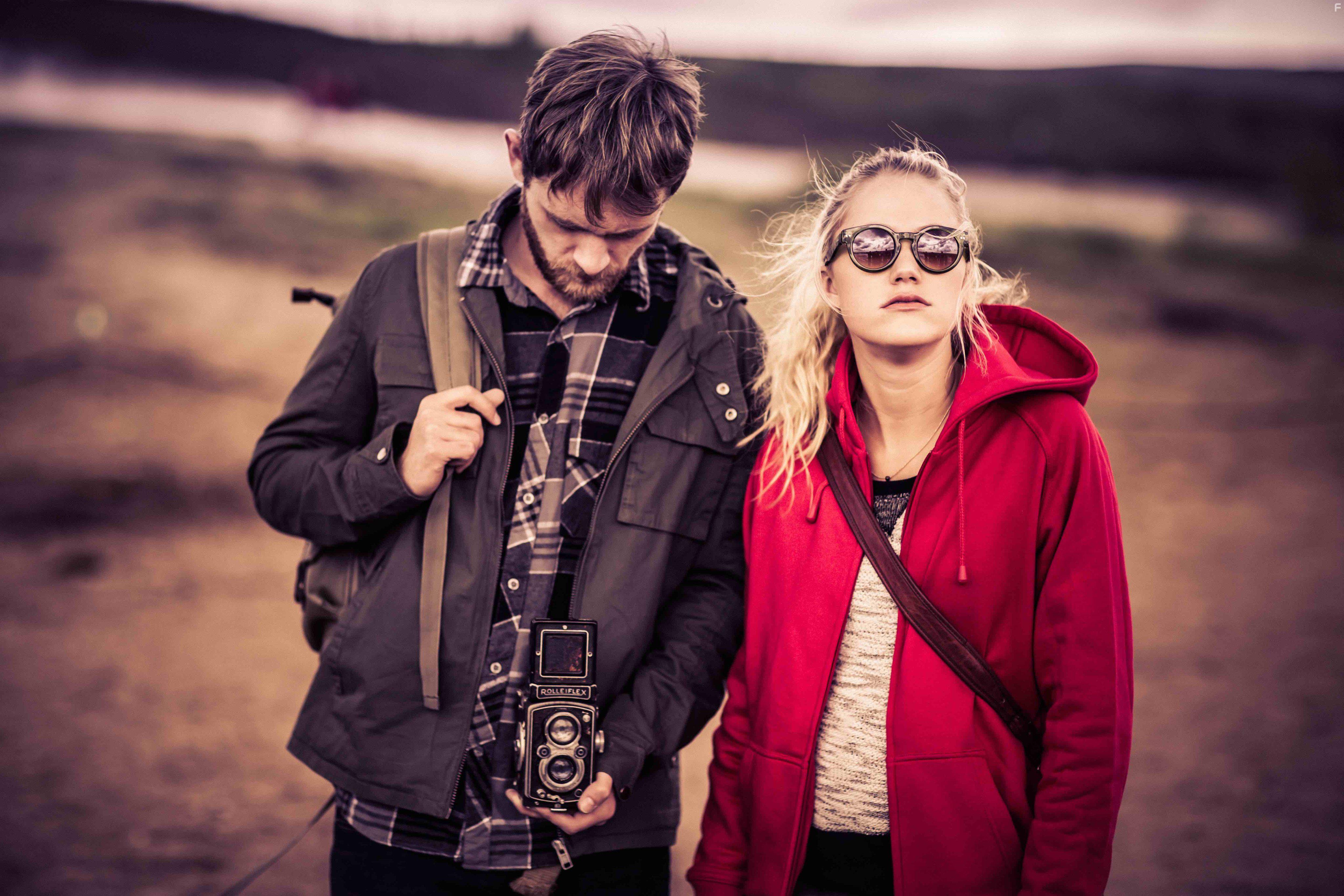 Matt O'Leary and Maika Monroe in Bokeh (2017)