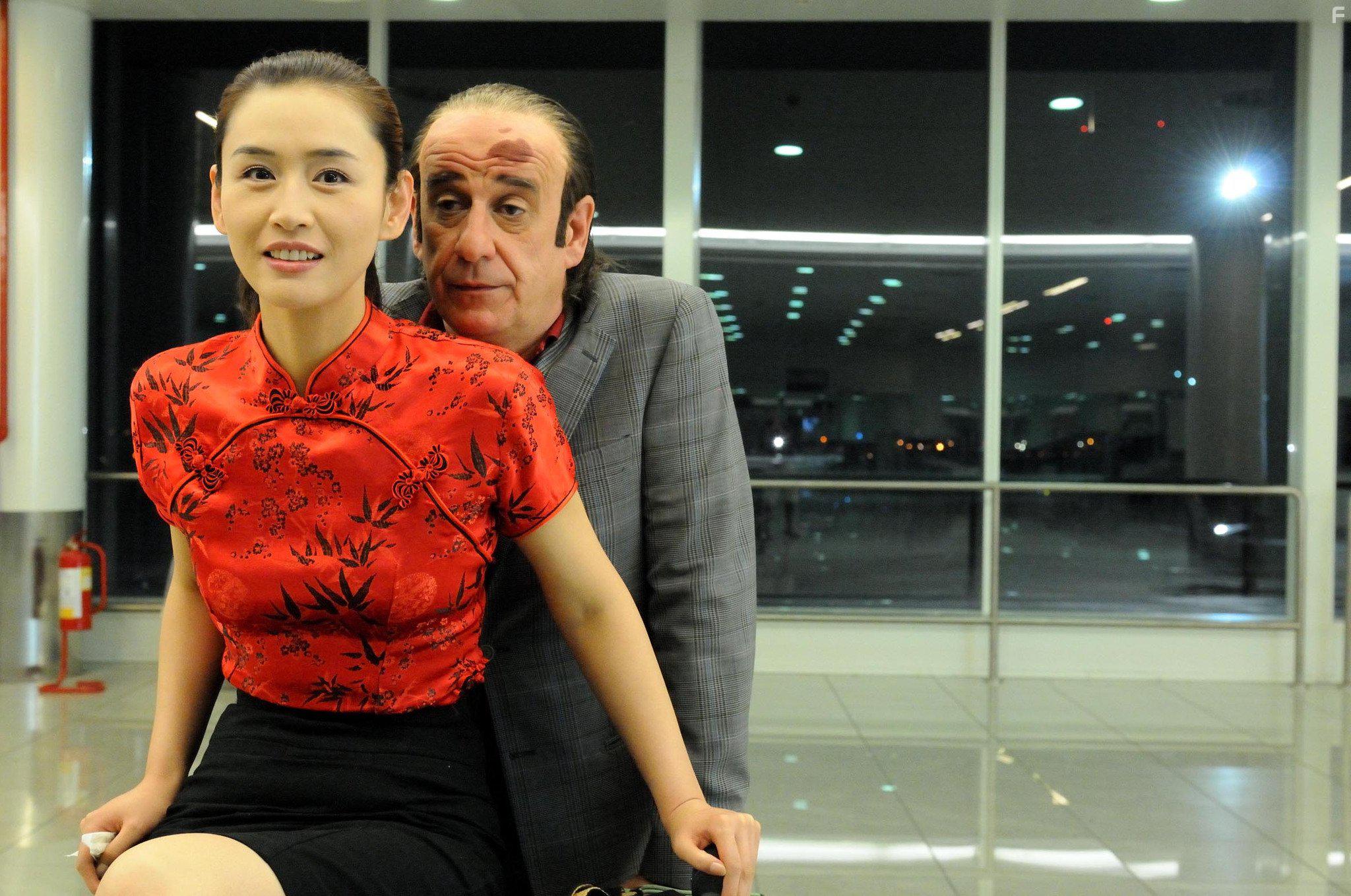 Toni Servillo and Mi Yang in Gorbaciof (2010)