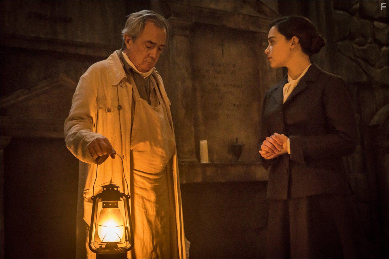 Emilia Clarke in Voice from the Stone (2017)