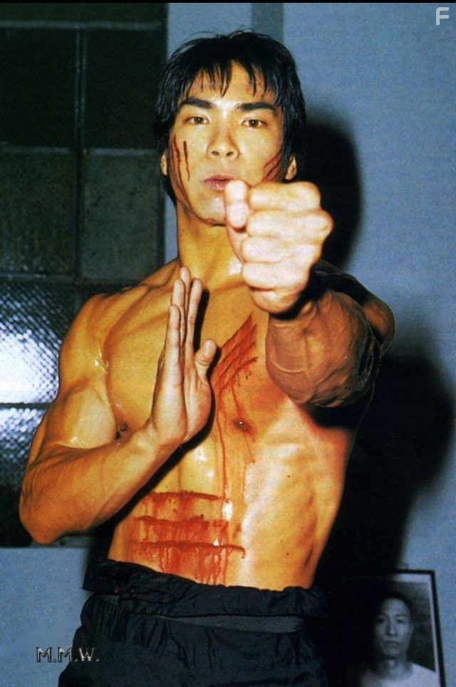 Jason Scott Lee in Дракон: История Брюса Ли (1993)