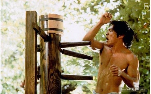 Jason Scott Lee in Дракон: История Брюса Ли (1993)