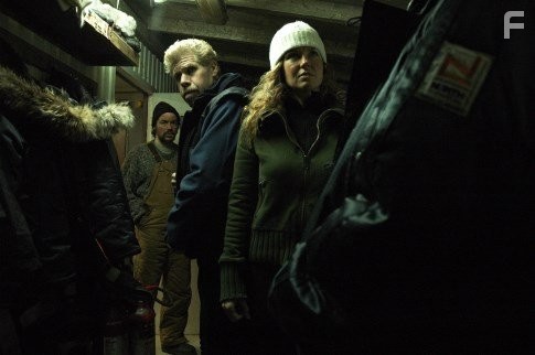 Ron Perlman and Connie Britton in Последняя зима (2006)