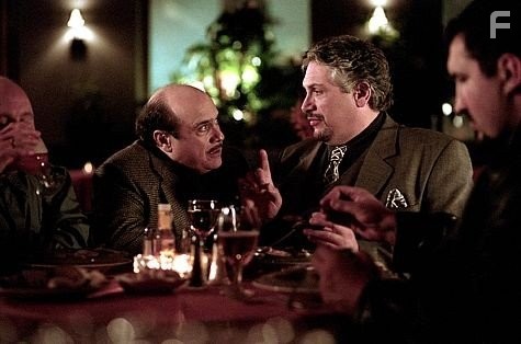 Danny DeVito and Harvey Fierstein in Убить Смучи (2002)