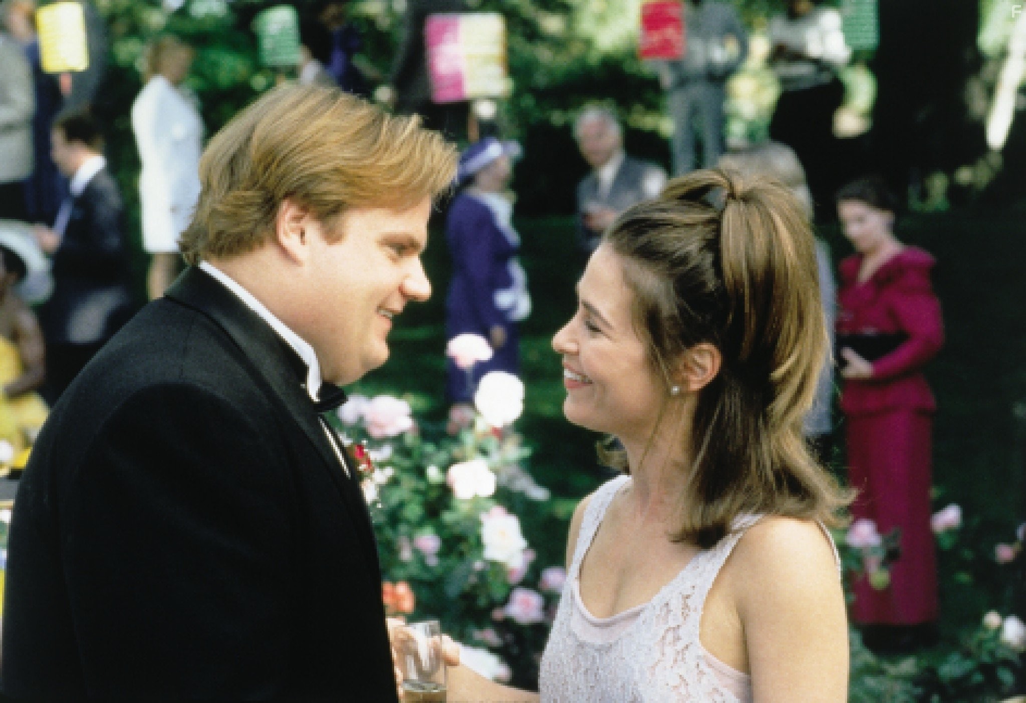 Chris Farley and Julie Warner in Увалень Томми (1995)