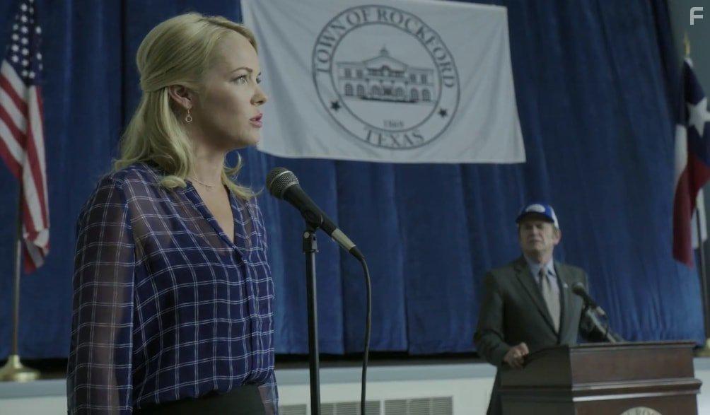 John Michael Higgins and Andrea Anders in Is That a Gun in Your Pocket? (2016)