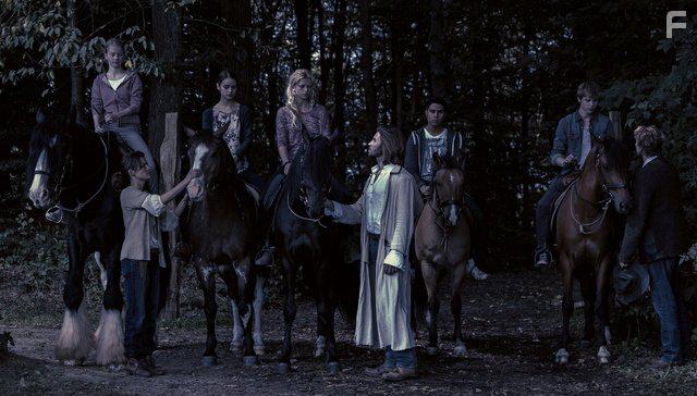 Michael von Au, Judith Sehrbrock, Gil Ofarim, Luise Befort, Tom Gramenz, Stephanie Amarell, Sinje Irslinger, and Kaan Sahan in Armans Geheimnis (2015)