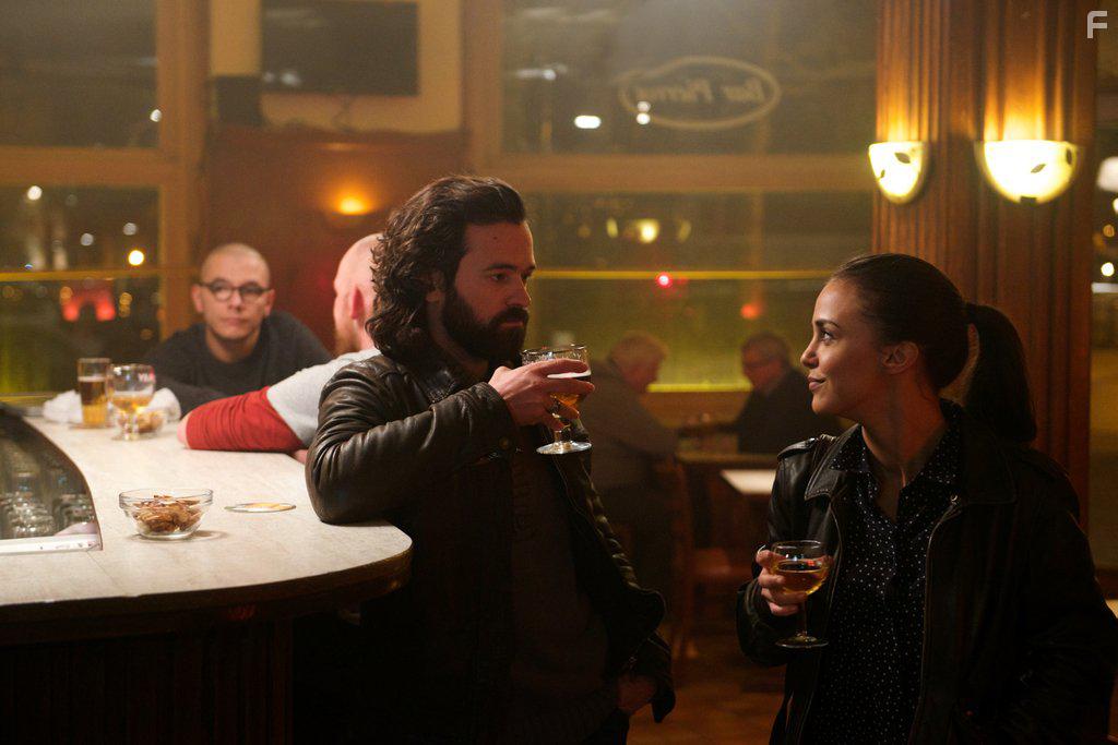 Romain Duris and Alice Beladi in Un petit boulot (2016)