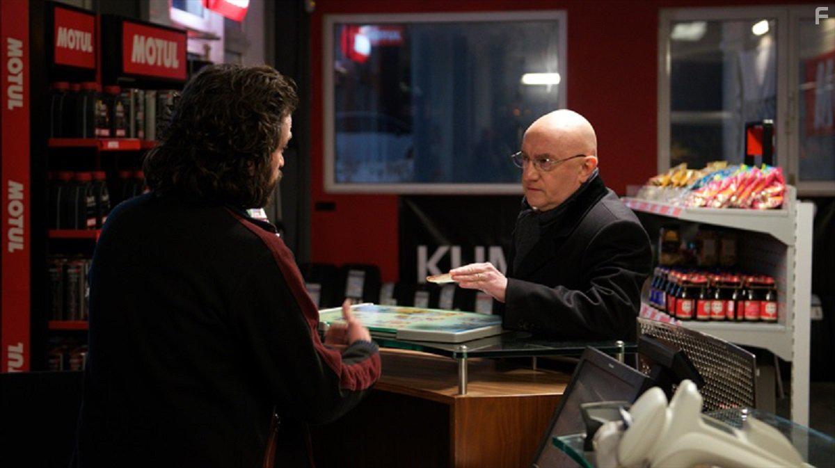 Michel Blanc and Romain Duris in Un petit boulot (2016)