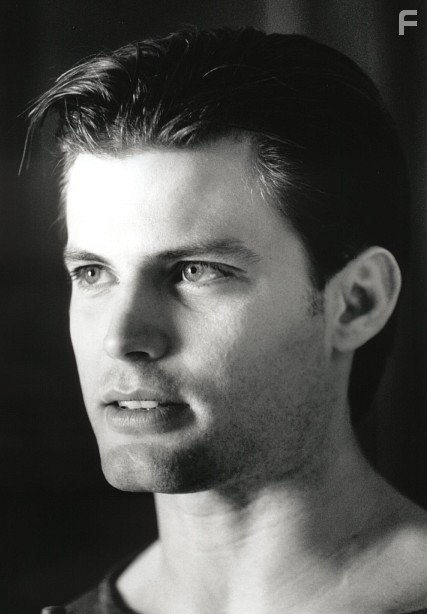Casper Van Dien in Код 'Омега' (1999)