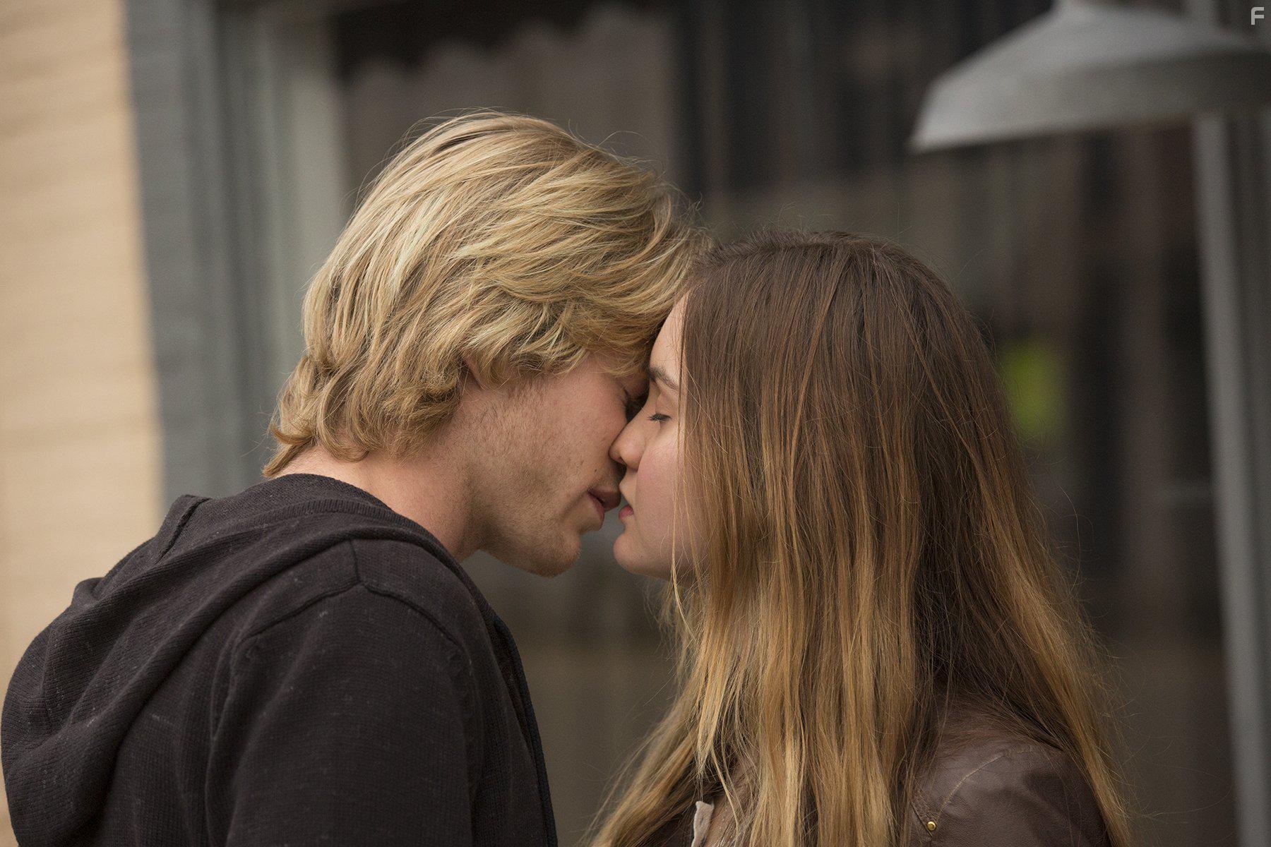 Liana Liberato and Graham Rogers in 1 Mile to You (2017)