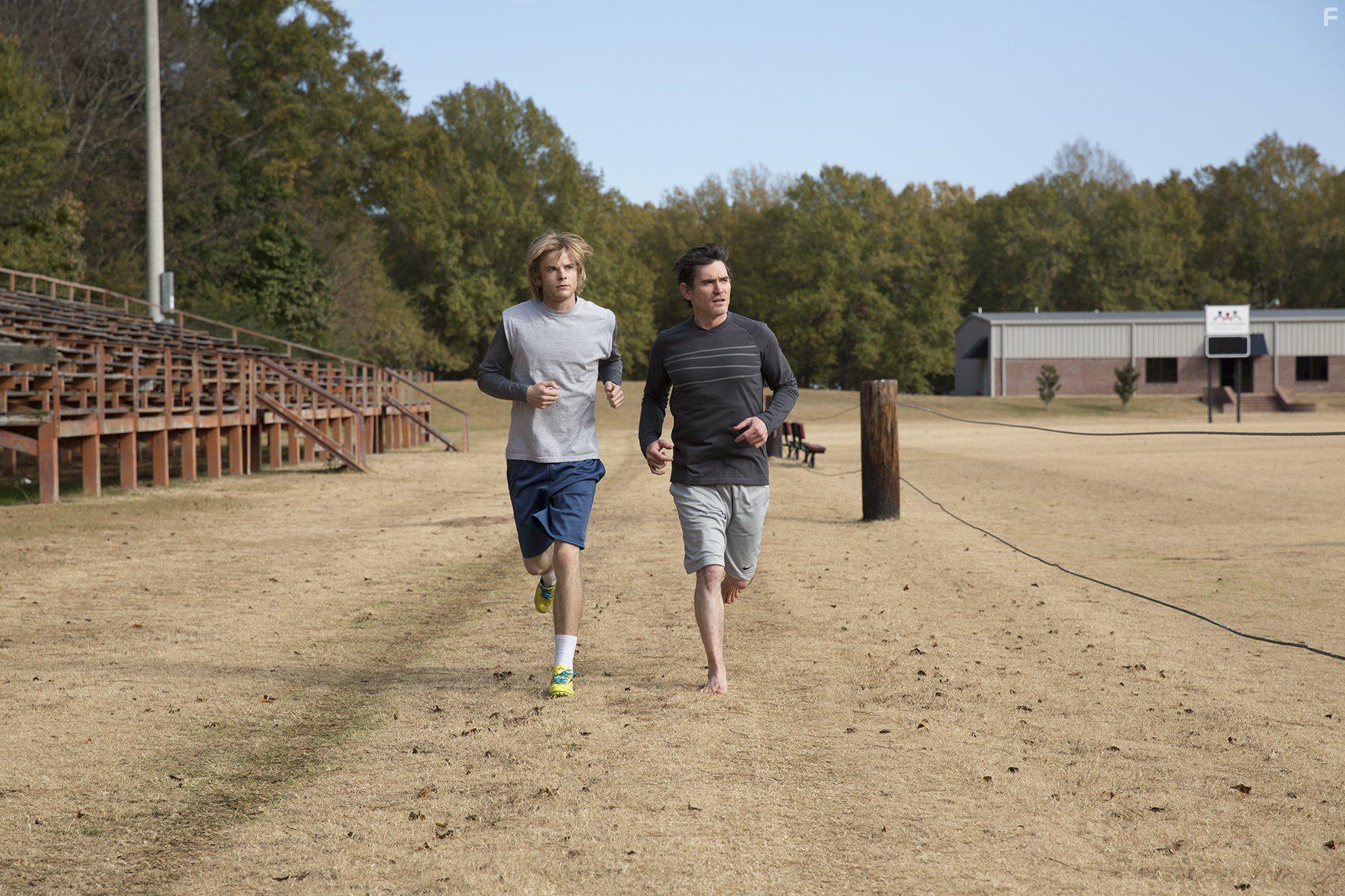 Billy Crudup and Graham Rogers in 1 Mile to You (2017)