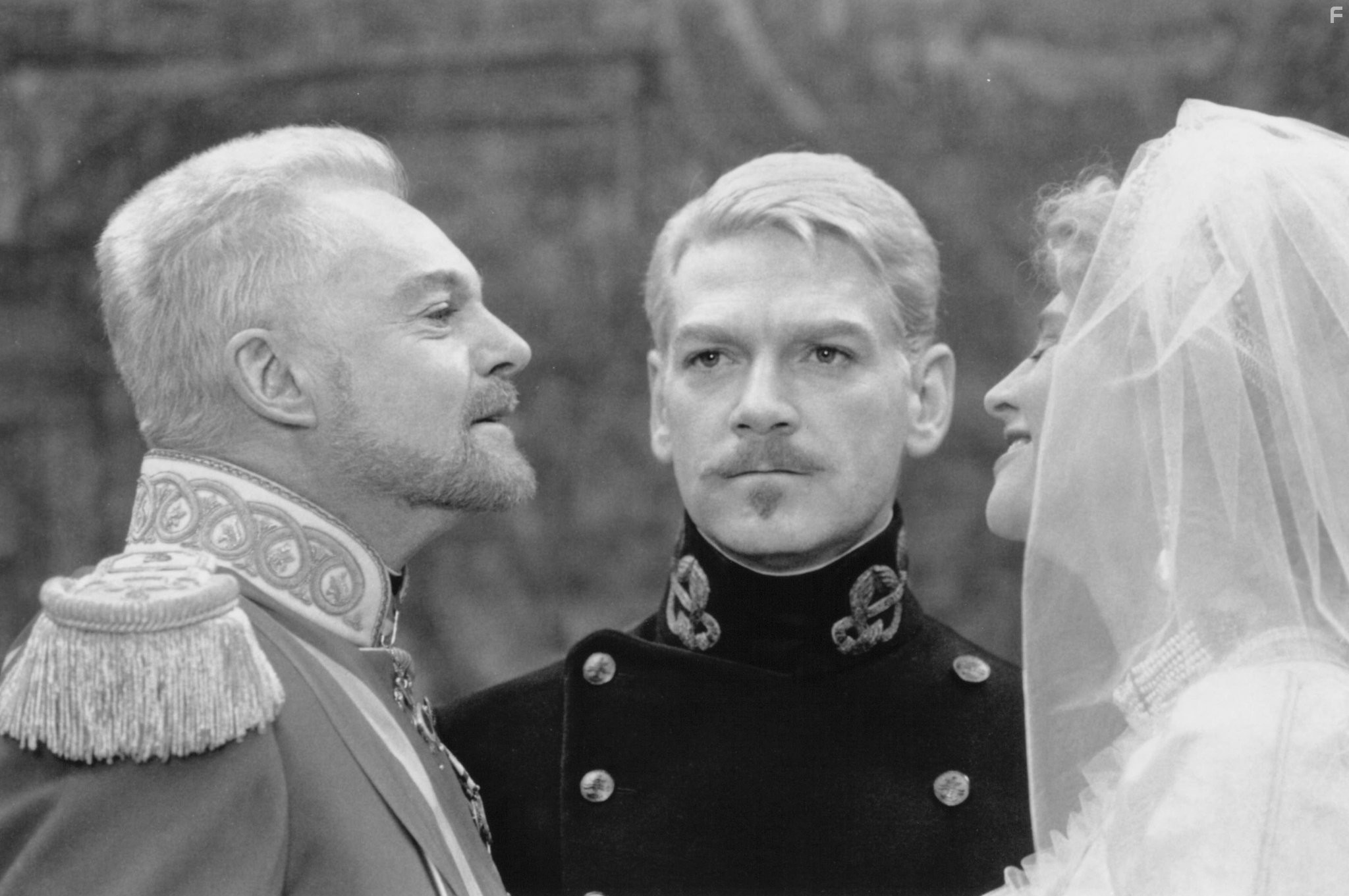 Kenneth Branagh, Julie Christie, and Derek Jacobi in Гамлет (1996)