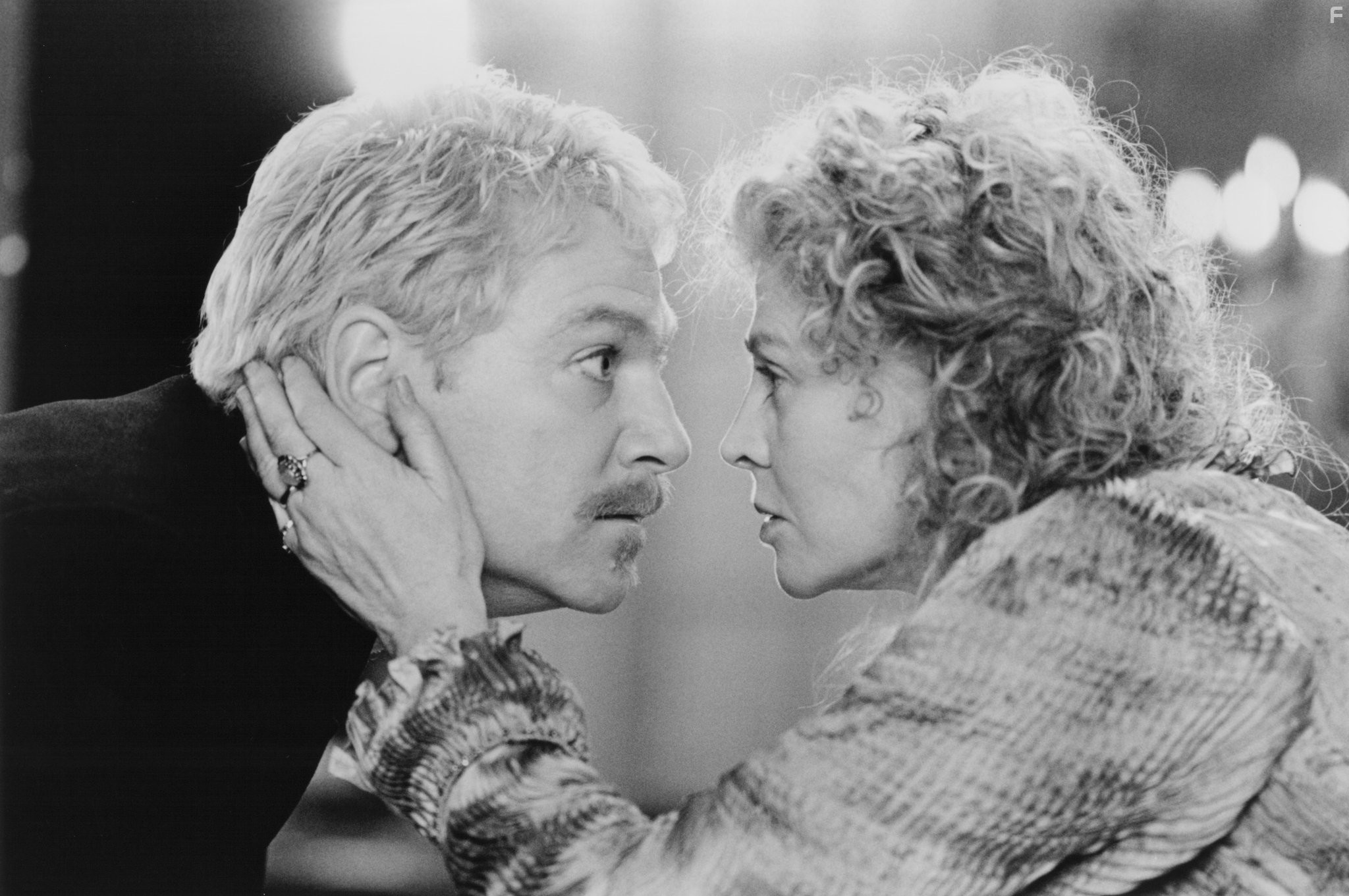 Kenneth Branagh and Julie Christie in Гамлет (1996)