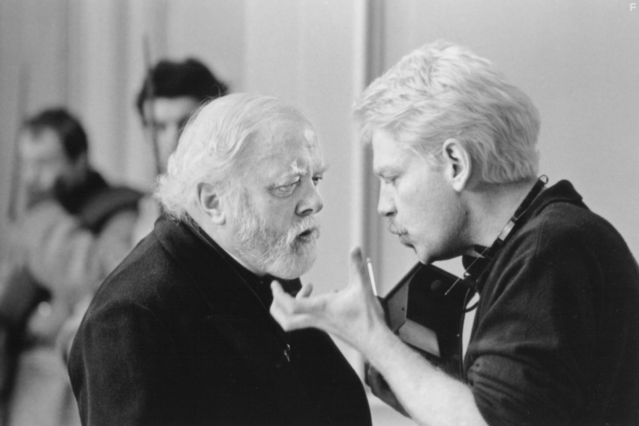 Kenneth Branagh and Richard Attenborough in Гамлет (1996)