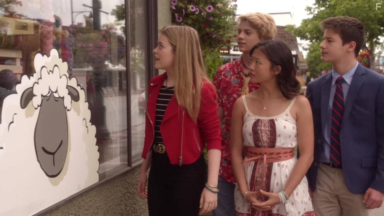 Davis Cleveland, Jade Pettyjohn, Haley Tju, and Jace Norman in Rufus-2 (2017)