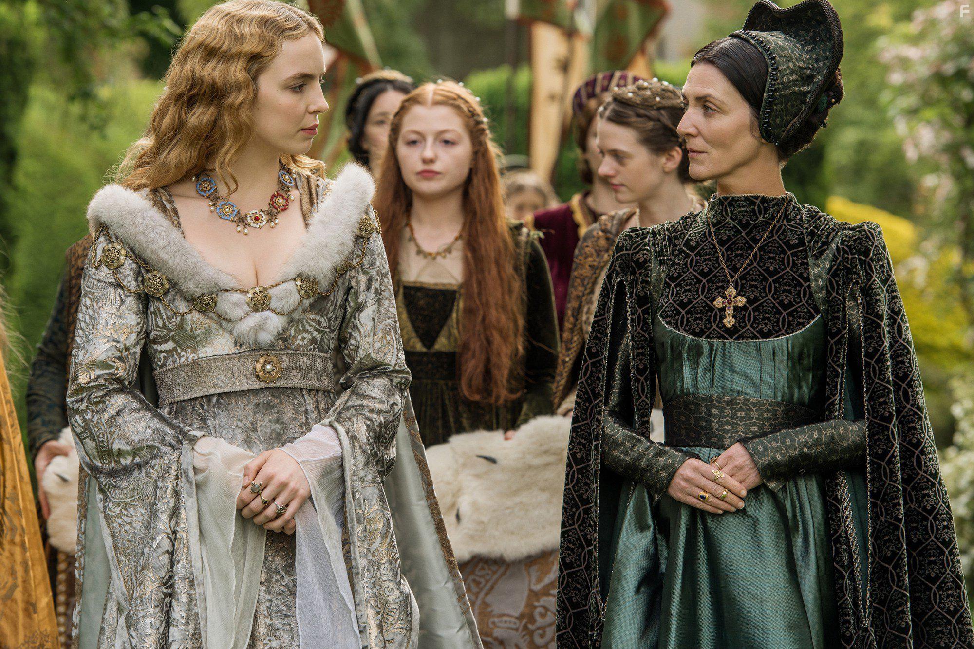 Michelle Fairley and Jodie Comer in The White Princess (2017)