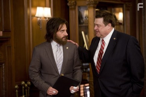 John Goodman and Steve Carell in Эван Всемогущий (2007)