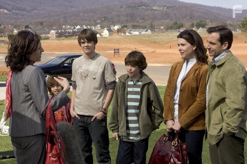 Steve Carell, Lauren Graham, Jimmy Bennett, Graham Phillips, and Johnny Simmons in Эван Всемогущий (2007)