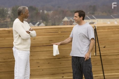 Morgan Freeman and Steve Carell in Эван Всемогущий (2007)