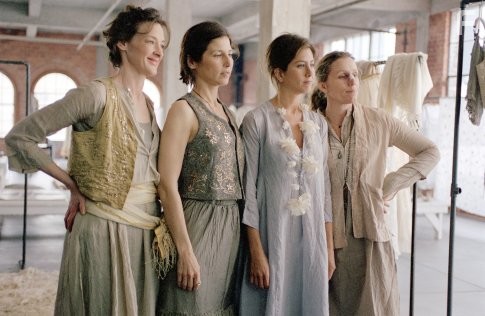 Jennifer Aniston, Joan Cusack, Frances McDormand, and Catherine Keener in Положись на друзей (2006)