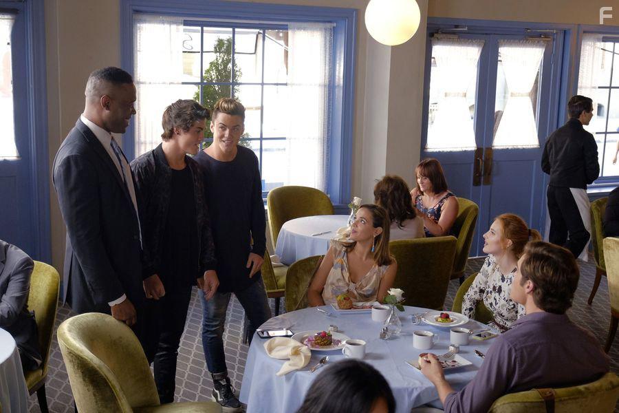 Bella Thorne, Georgie Flores, and Charlie DePew in Famous in Love (2017)