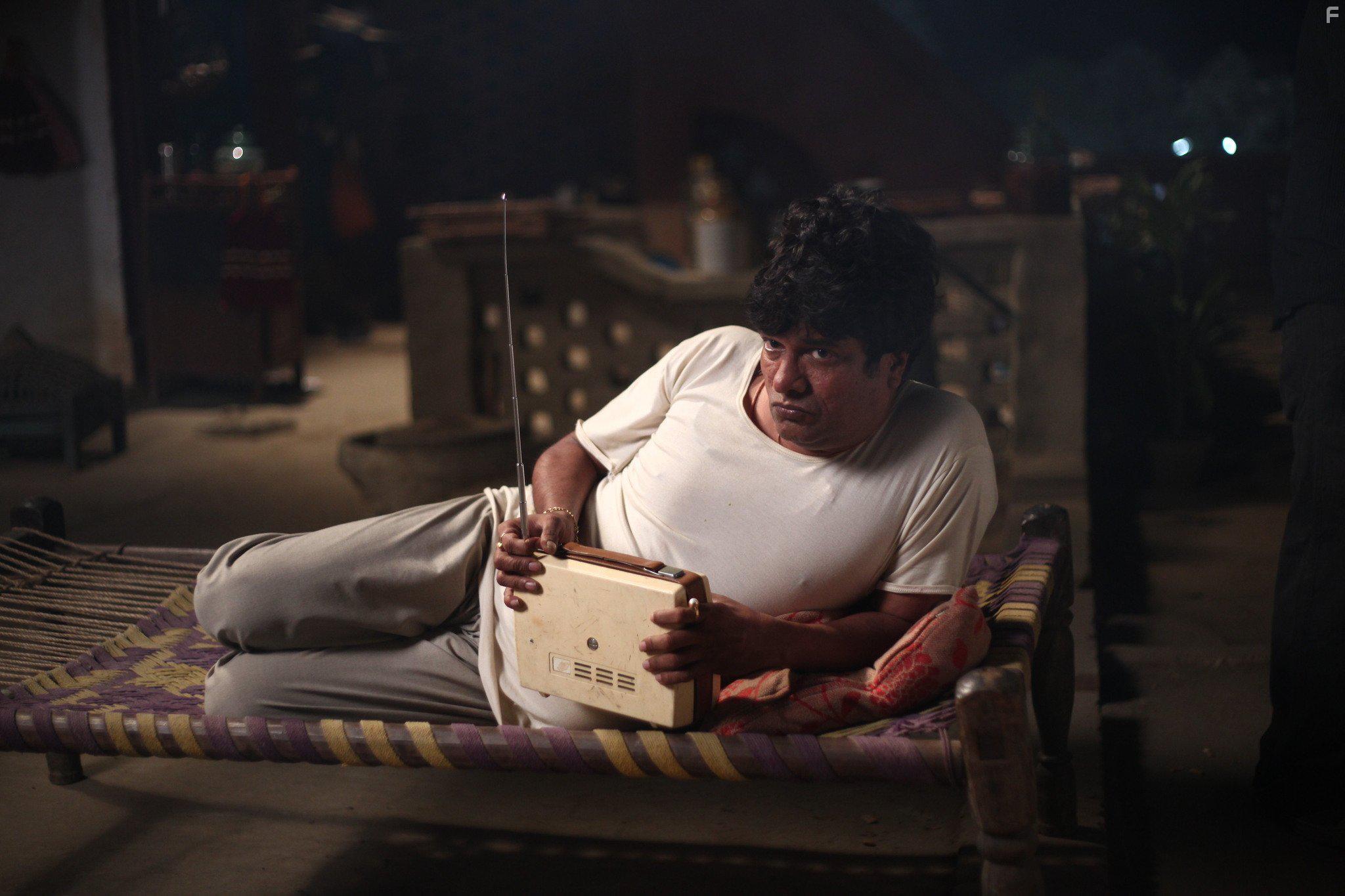 Rajesh Sharma in Luv Shuv Tey Chicken Khurana (2012)