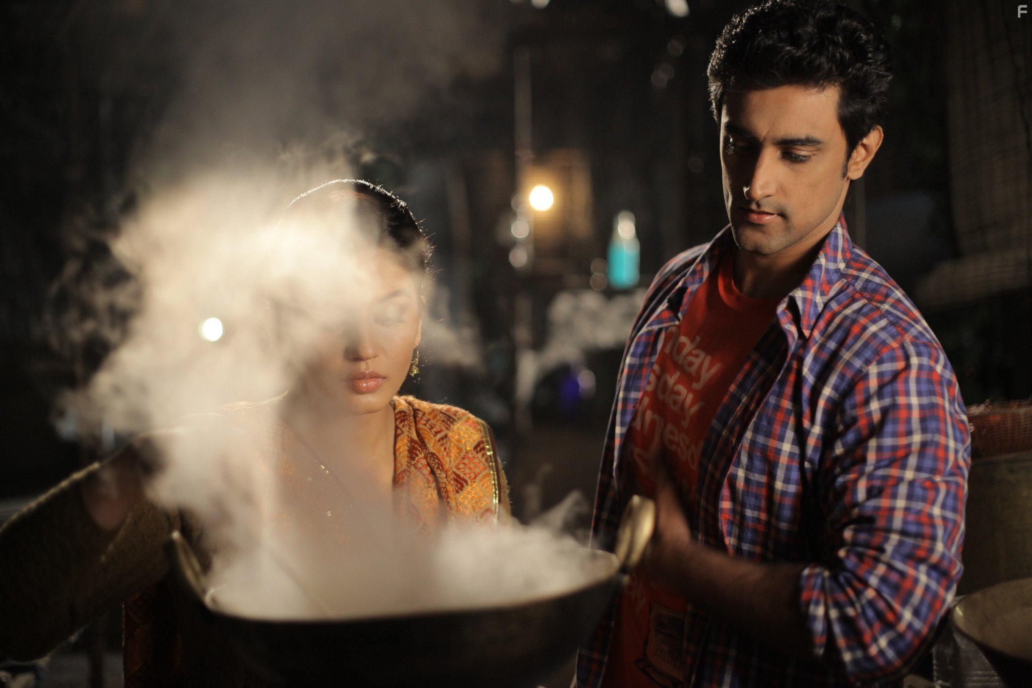 Luv Shuv Tey Chicken Khurana (2012)