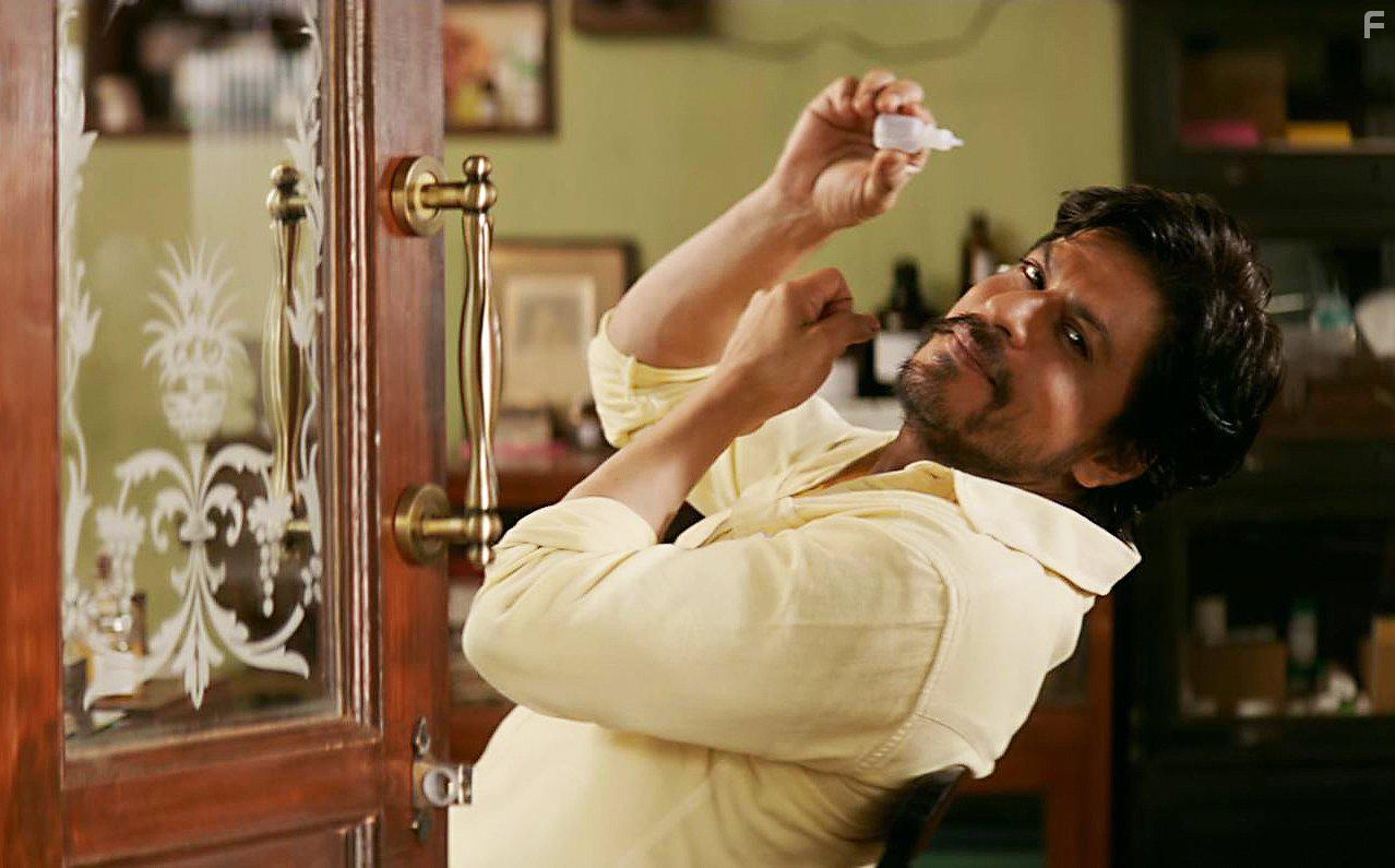 Shah Rukh Khan in Raees (2017)