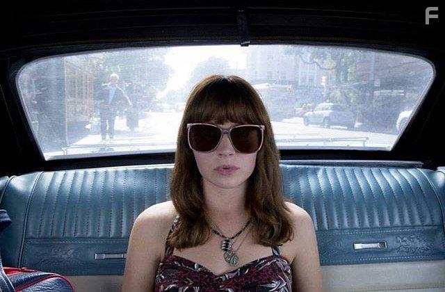 Britt Robertson in Girlboss (2017)