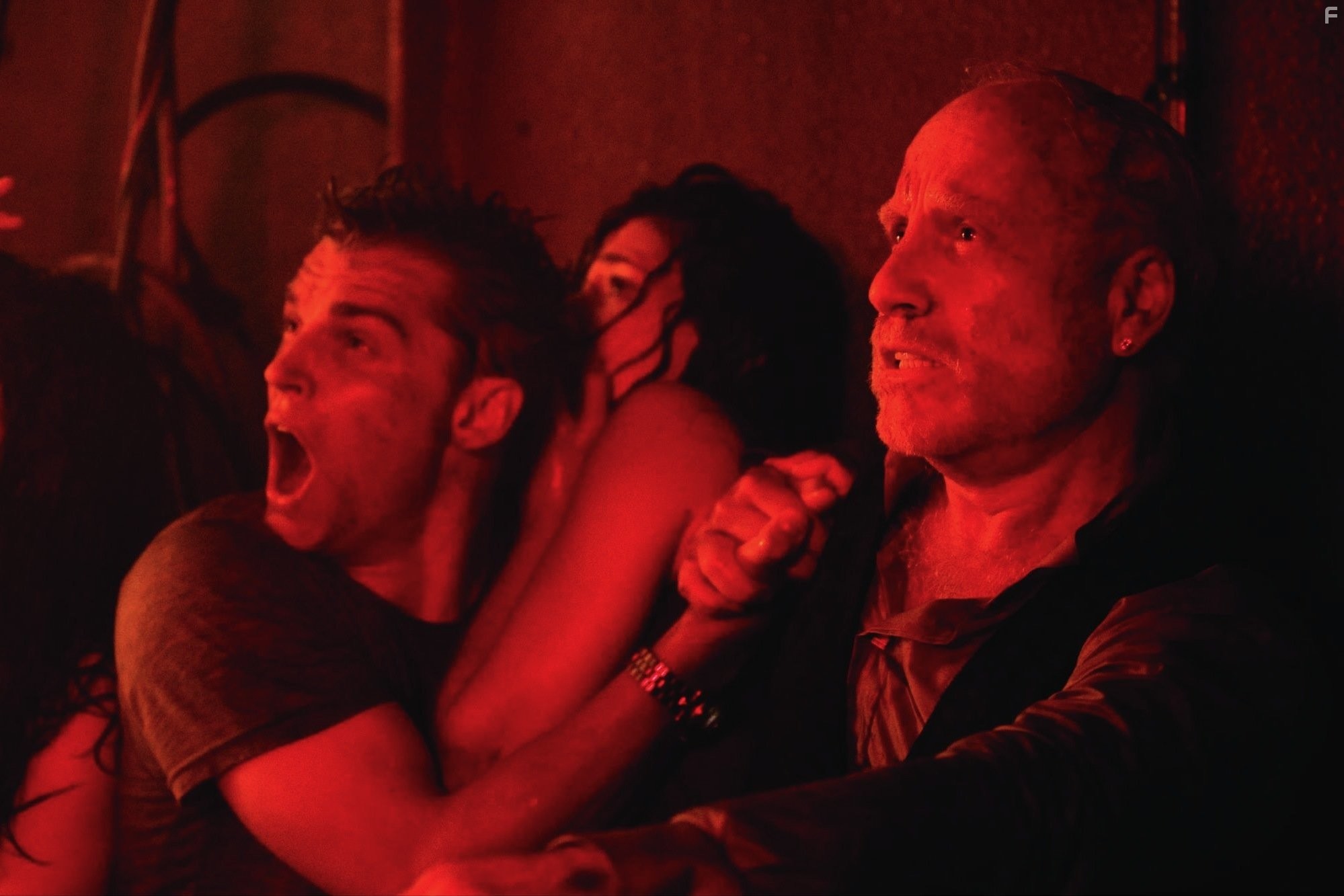 Richard Dreyfuss and Mike Vogel in Посейдон (2006)