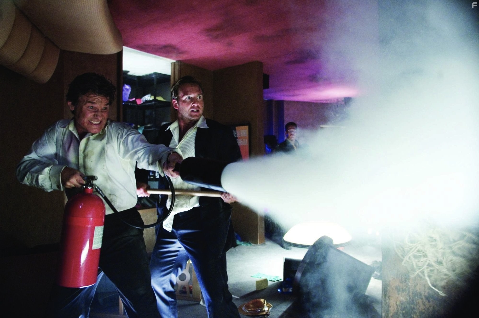 Kurt Russell and Josh Lucas in Посейдон (2006)