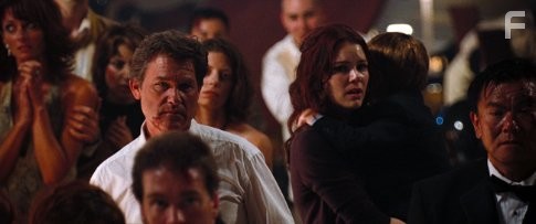 Kurt Russell and Jacinda Barrett in Посейдон (2006)