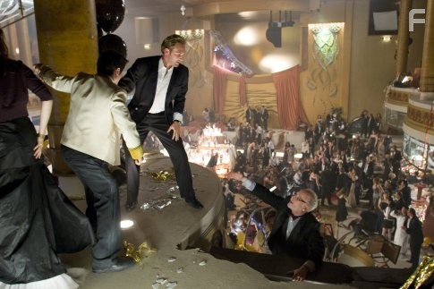 Richard Dreyfuss, Freddy Rodr?guez, and Josh Lucas in Посейдон (2006)