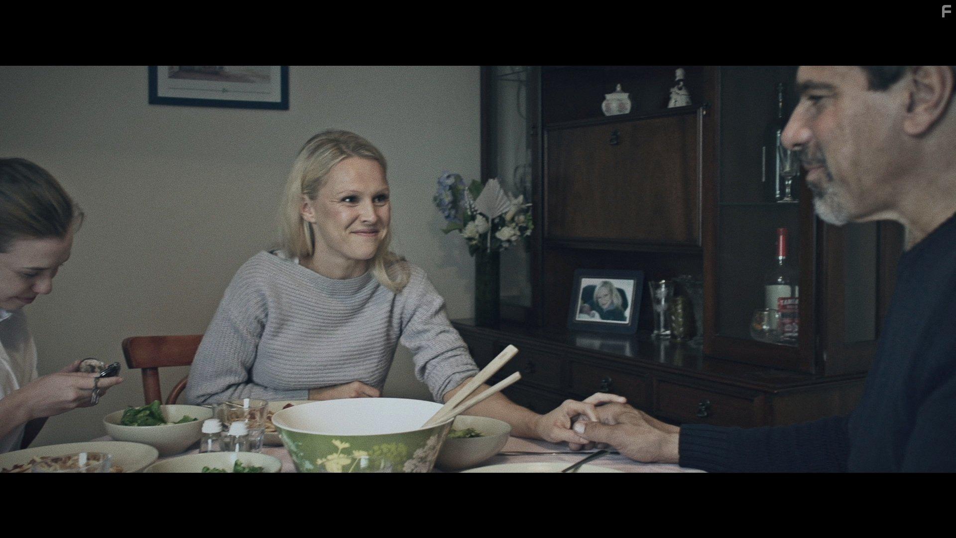 Lou Ferrigno and Tania Staite in Instant Death (2017)