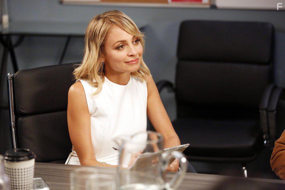 Nicole Richie in Great News (2017)
